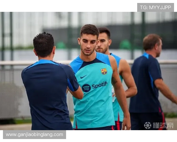 巴萨展现友谊风范上午开放训练基地助埃尔切全队恢复训练